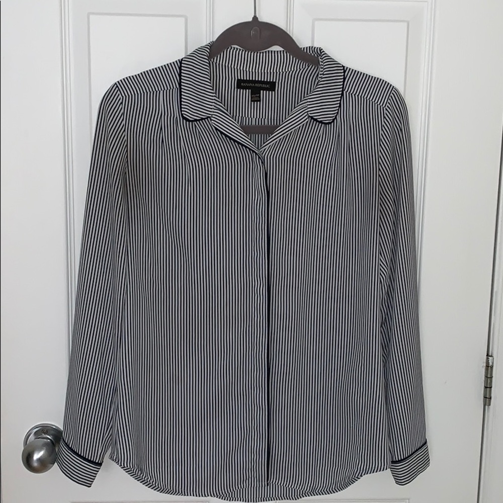 3/$25 - Banana Republic Striped Button-Down Shirt
